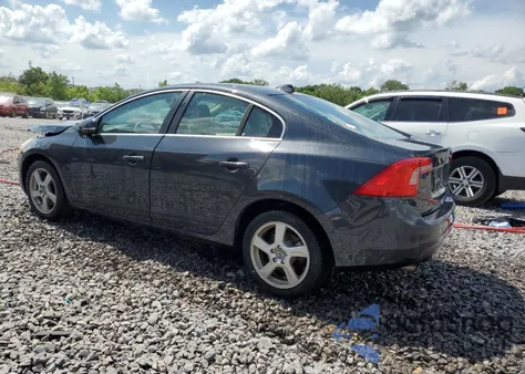 2012 Volvo S60 T5 z USA, uszkodzony, nr VIN YV1622FS8C2036191